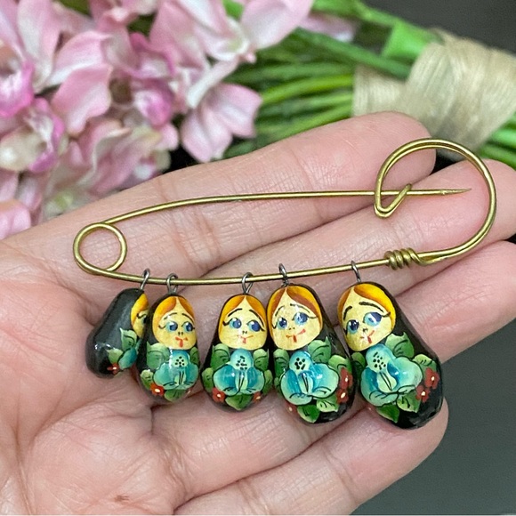 Vintage Nesting Doll Russian Doll Brooch Pin - Picture 2 of 9